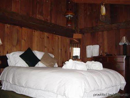 The Sunny Grange Bed & Breakfast Campton Номер фото